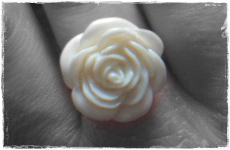 White rose ring